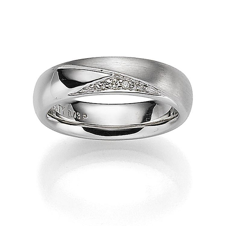 Damenring mit 3 Brillanten zus. 0,029ct.