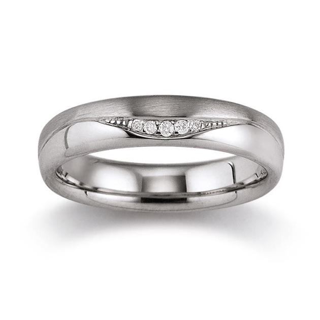 Damenring mit 5 Brillanten zus. 0,035ct.